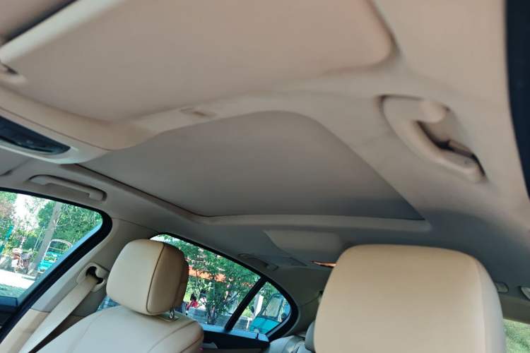 Used BMW 5 Series 2013 525Li Luxury Model Headliner