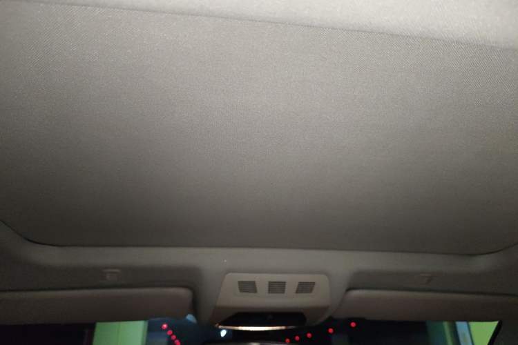 Used BMW 5 Series 2013 530Li Leading Model Headliner