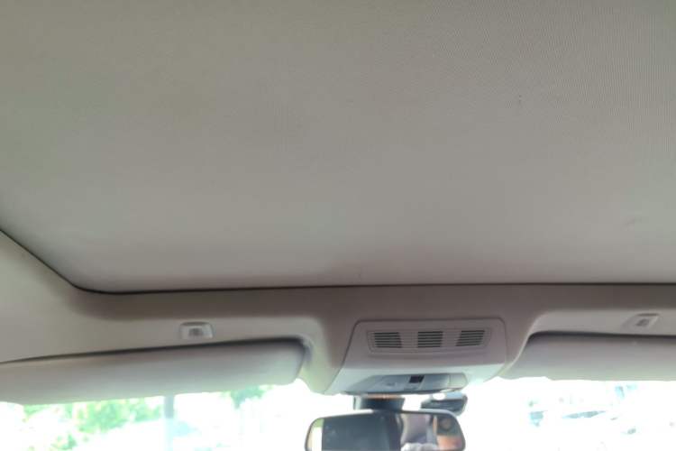 Used BMW 5 Series 2013 525Li Luxury Model Headliner
