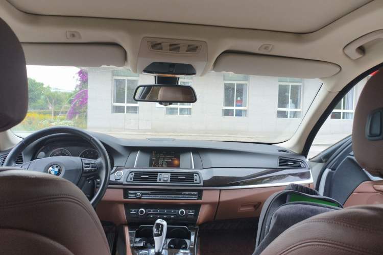 Used BMW 5 Series 2013 525Li Leading Model Headliner