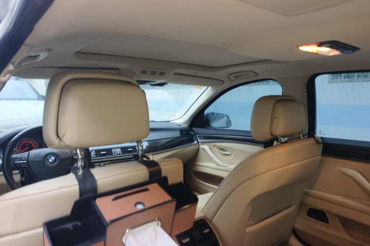Used BMW 5 Series 2013 530Li Leading Model Headliner