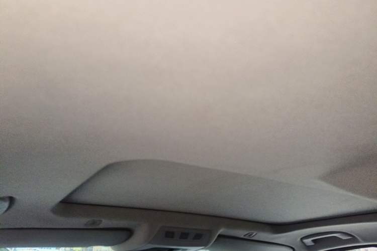 Used BMW 5 Series 2013 530Li Leading Model Headliner
