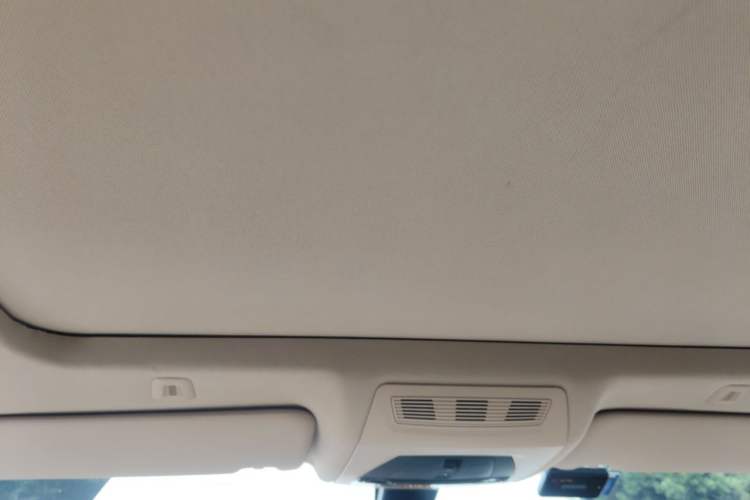 Used BMW 5 Series 2013 525Li Leading Model Headliner