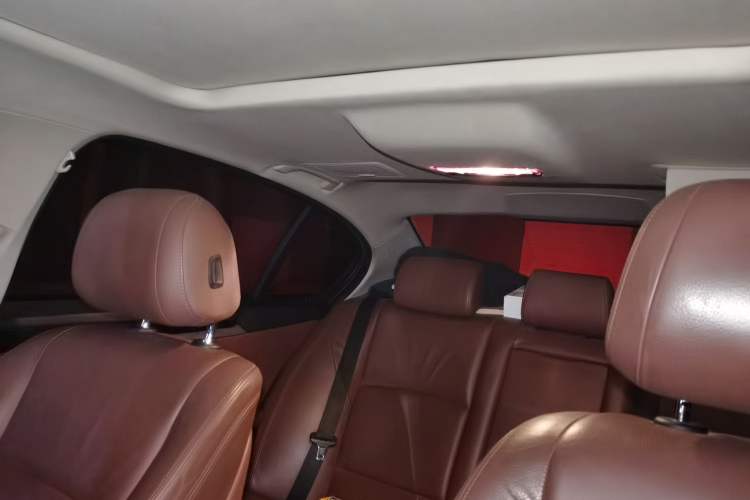 Used BMW 5 Series 2013 525Li Leading Model Headliner