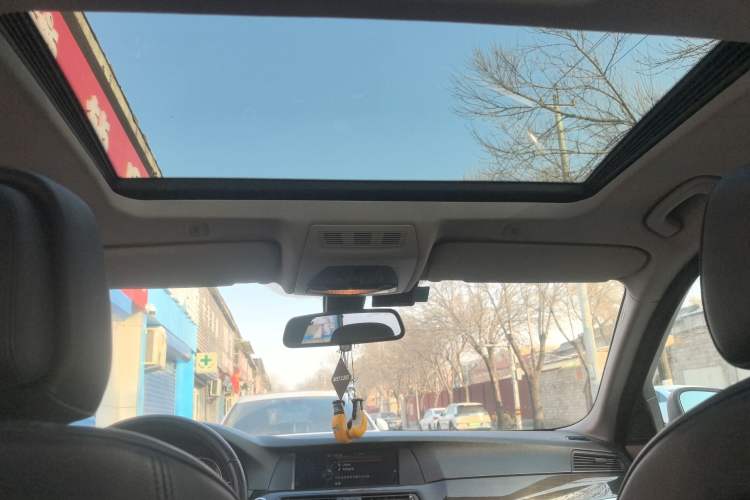 Used BMW 5 Series 2013 530Li Leading Model Headliner