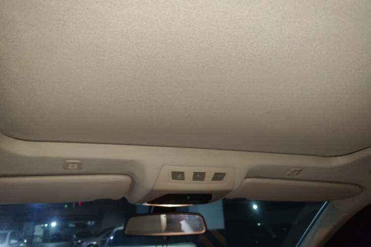 Used BMW 5 Series 2013 525Li Luxury Model Headliner