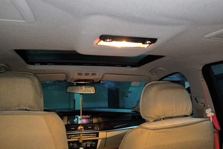 Used BMW 5 Series 2013 525Li Luxury Model Headliner
