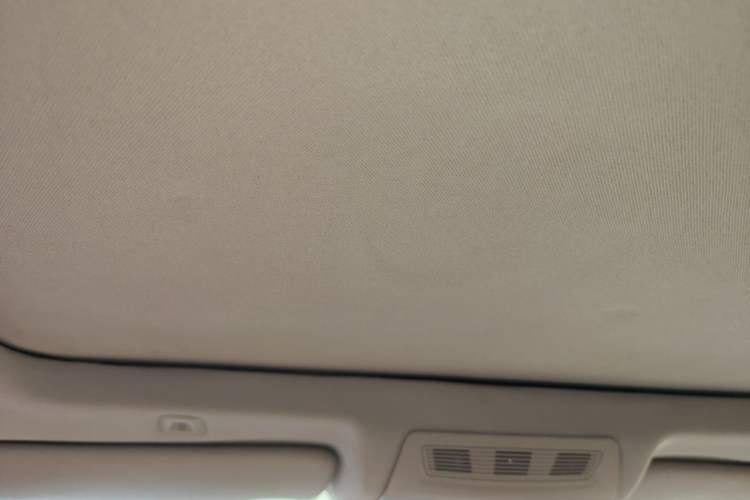 Used BMW 5 Series 2013 525Li Leading Model Headliner