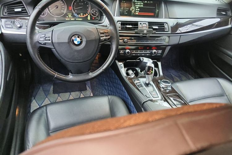 Used BMW 5 Series 2013 530Li Leading Model Interior 2