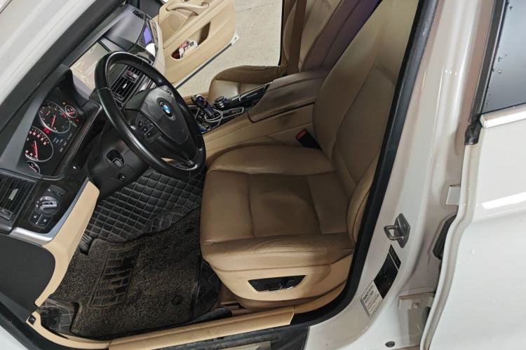Used BMW 5 Series 2013 530Li Leading Model Left Front Seat