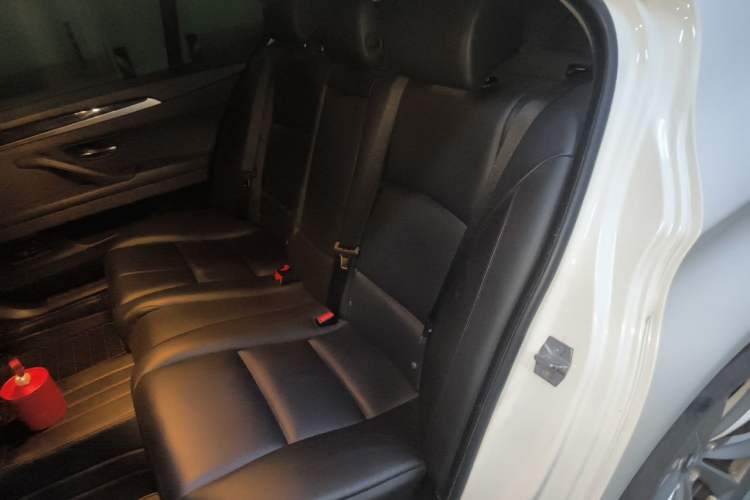Used BMW 5 Series 2013 525Li Leading Model Left Rear Seat