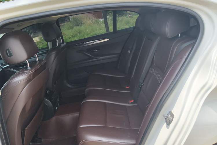 Used BMW 5 Series 2013 525Li Luxury Model Left Rear Seat