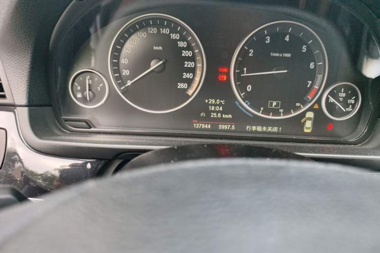 Used BMW 5 Series 2013 520i Elegant Edition Odometer Close Up