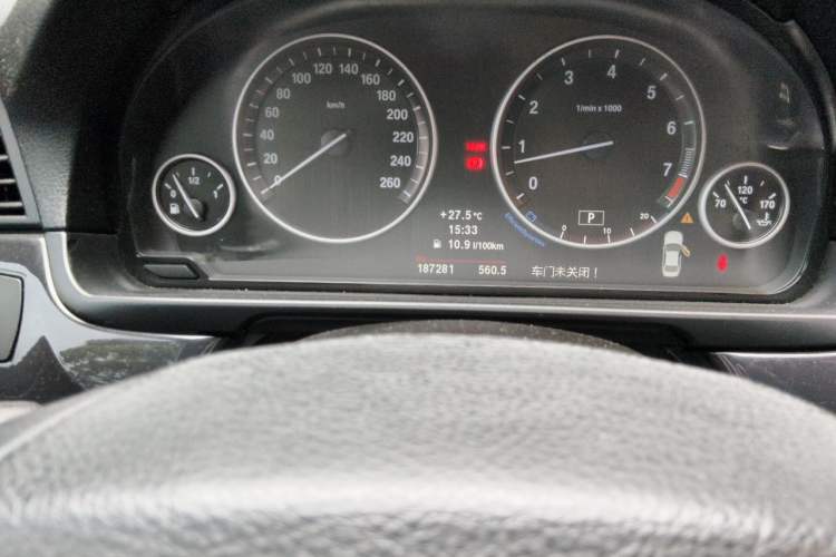 Used BMW 5 Series 2013 520Li Elegant Edition Odometer Close Up