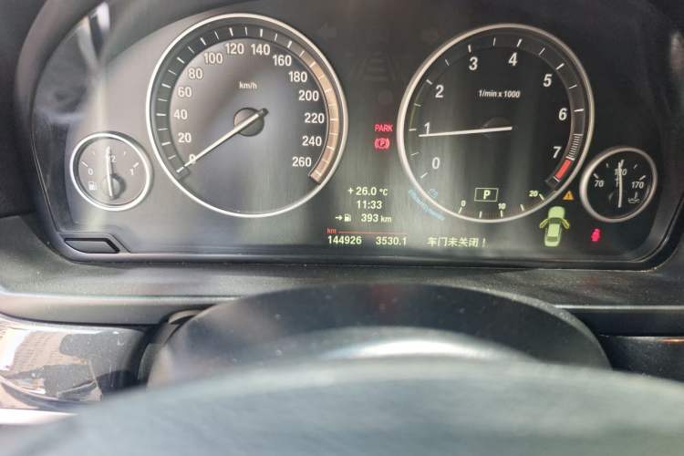 Used BMW 5 Series 2013 520Li Elegant Edition Odometer Close Up