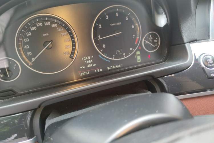 Used BMW 5 Series 2013 520i Elegant Edition Odometer Close Up