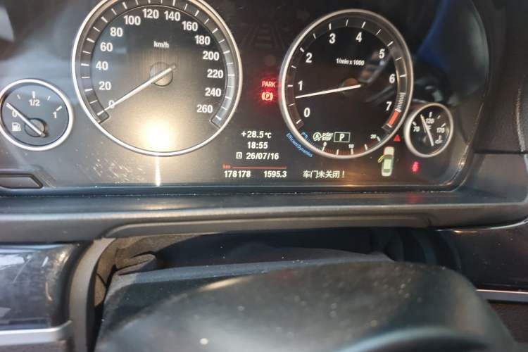 Used BMW 5 Series 2013 520Li Elegant Edition Odometer Close Up
