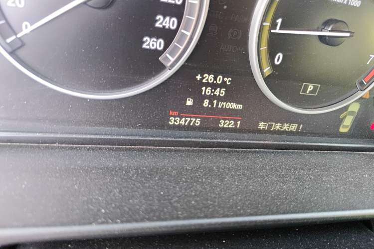 Used BMW 5 Series 2013 520Li Elegant Edition Odometer Close Up