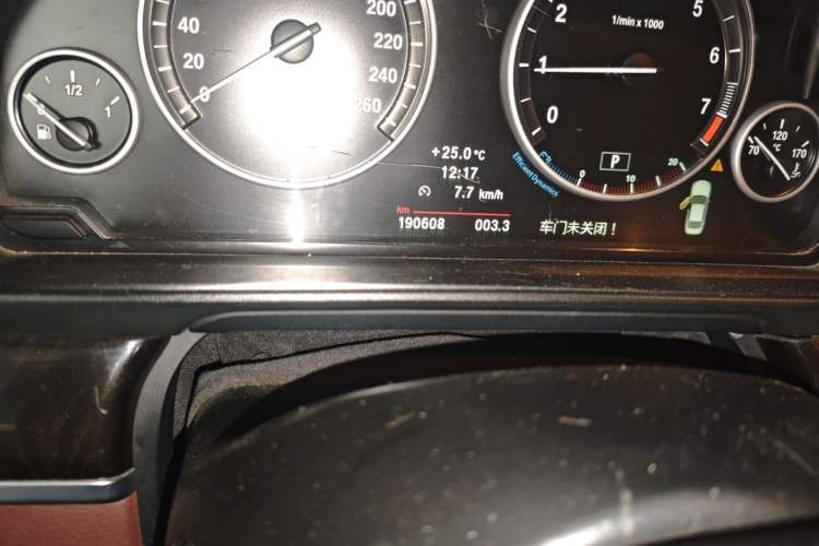 Used BMW 5 Series 2013 525Li Luxury Model Odometer Close Up