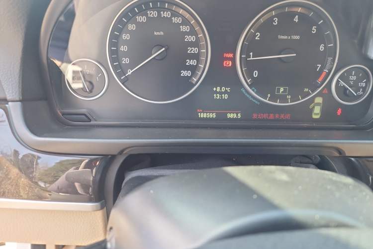 Used BMW 5 Series 2013 525Li Luxury Model Odometer Close Up