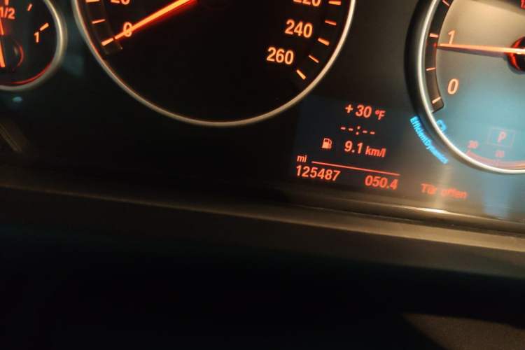 Used BMW 5 Series 2013 525Li Zhuole Edition Odometer Close Up