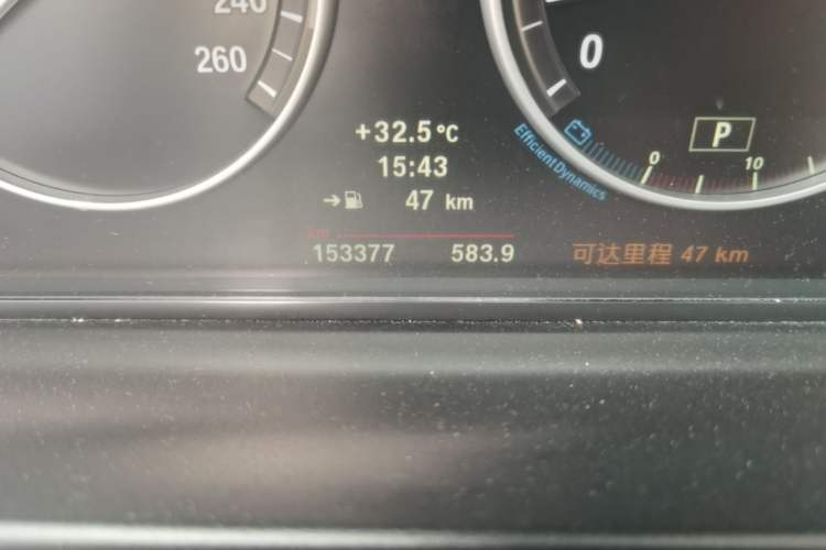 Used BMW 5 Series 2013 535Li Leading Model Odometer Close Up