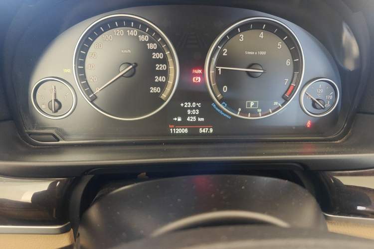 Used BMW 5 Series 2013 525Li Luxury Model Odometer Close Up