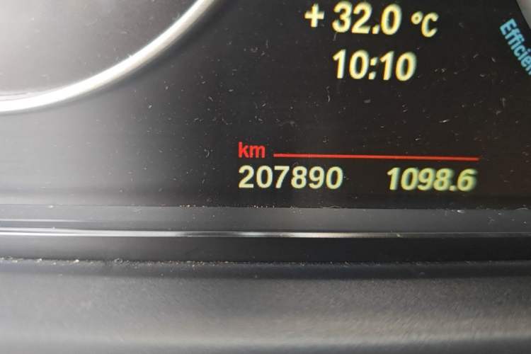 Used BMW 5 Series 2013 520i Elegant Edition Odometer Close Up