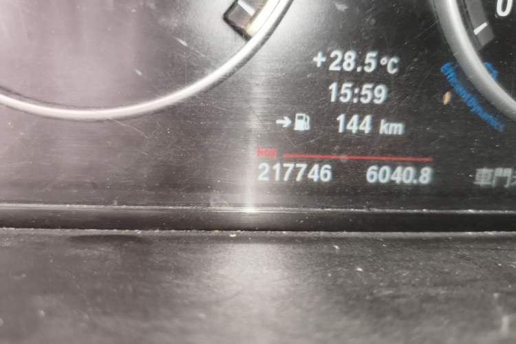 Used BMW 5 Series 2013 520Li Elegant Edition Odometer Close Up