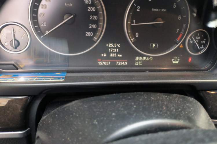 Used BMW 5 Series 2013 525Li Luxury Model Odometer Close Up