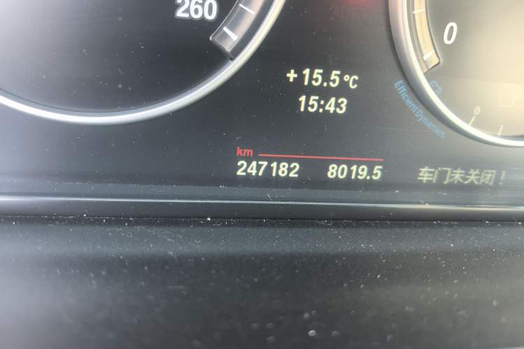Used BMW 5 Series 2013 530Li Leading Model Odometer Close Up