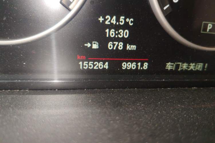 Used BMW 5 Series 2013 535i Sport Edition Odometer Close Up