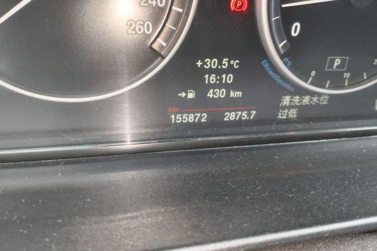 Used BMW 5 Series 2013 525Li Leading Model Odometer Close Up