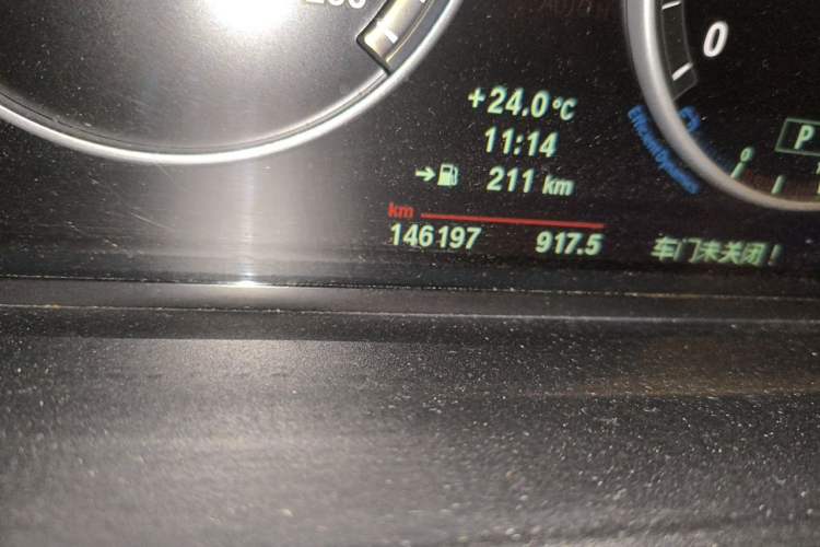 Used BMW 5 Series 2013 525Li Luxury Model Odometer Close Up