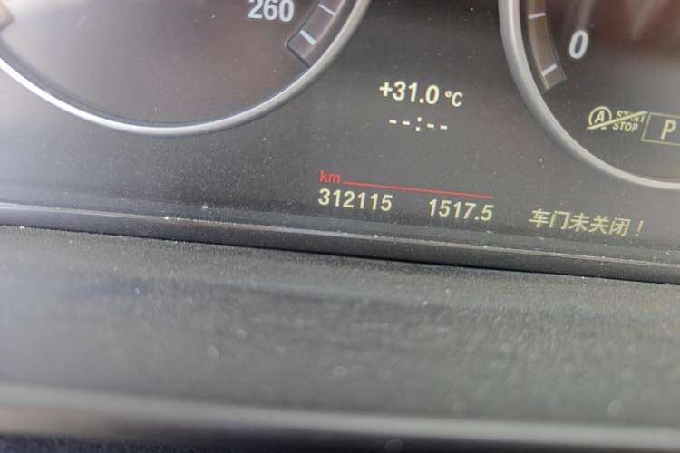 Used BMW 5 Series 2013 525Li Zhuole Edition Odometer Close Up