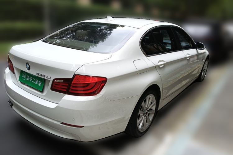 Used BMW 5 Series 2013 530Li Leading Model Rear Right 45 Deg