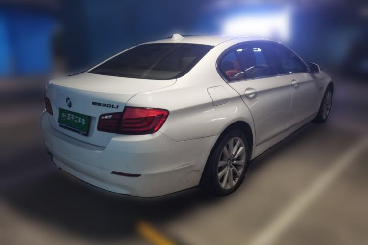 Used BMW 5 Series 2013 530Li Leading Model Rear Right 45 Deg