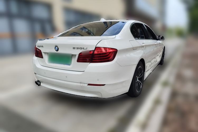 Used BMW 5 Series 2013 520Li Elegant Edition Rear Right 45 Deg