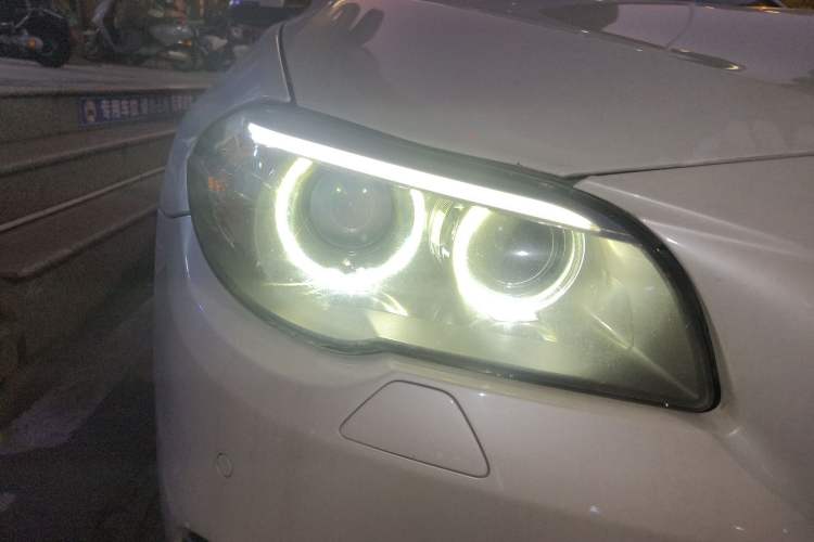 Used BMW 5 Series 2013 520Li Elegant Edition Right Front Headlight