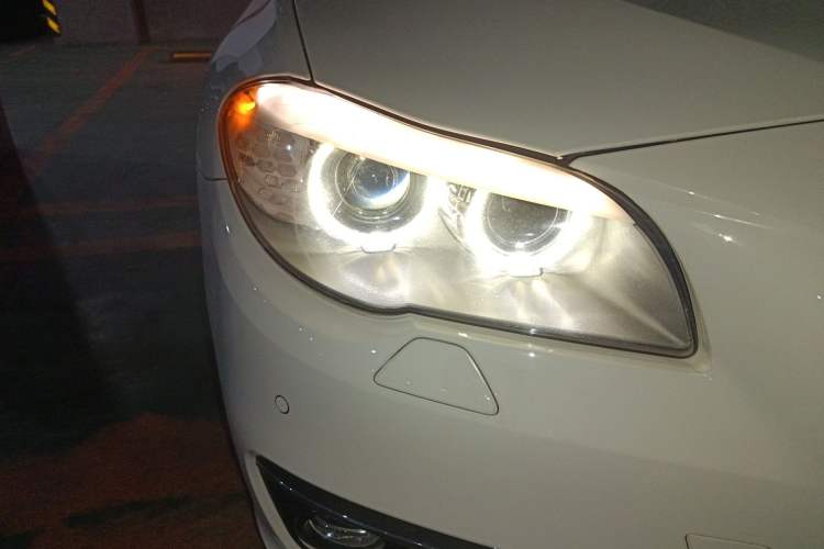 Used BMW 5 Series 2013 525Li Leading Model Right Front Headlight