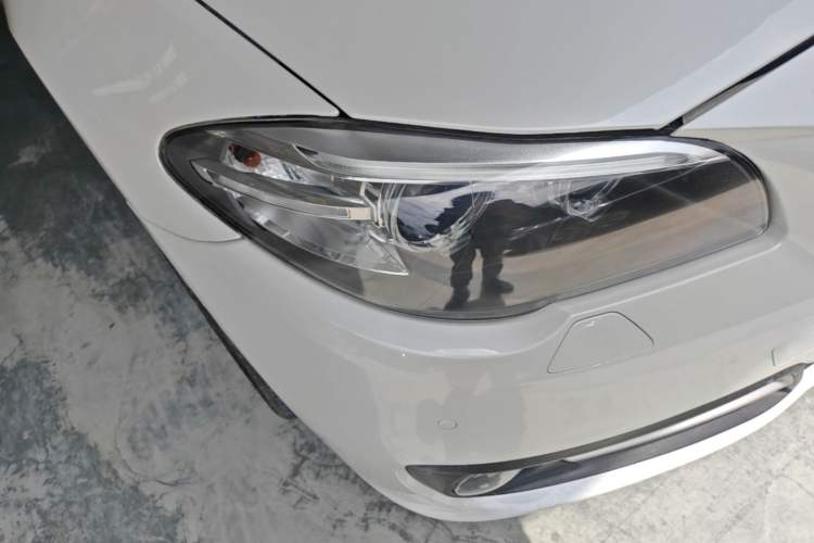 Used BMW 5 Series 2013 535Li Leading Model Right Front Headlight