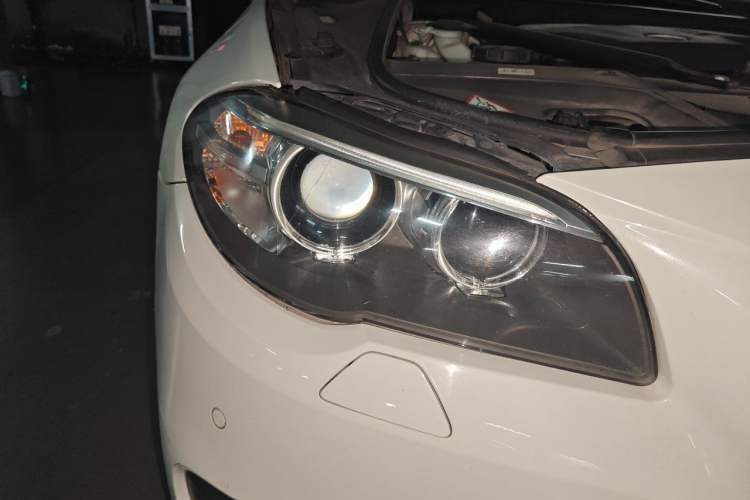 Used BMW 5 Series 2013 520i Elegant Edition Right Front Headlight