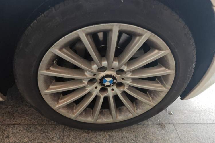 Used BMW 5 Series 2013 535Li Leading Model Right Front Wheel Hub