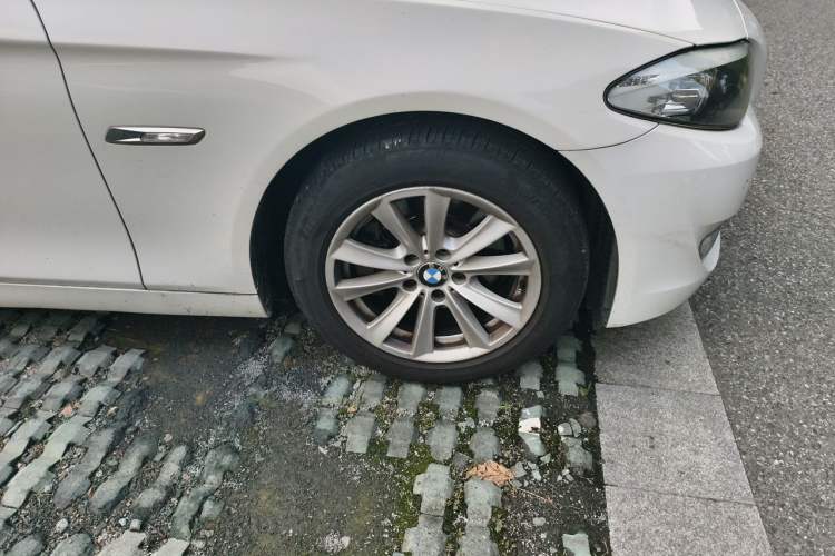 Used BMW 5 Series 2013 520i Elegant Edition Right Front Wheel Hub