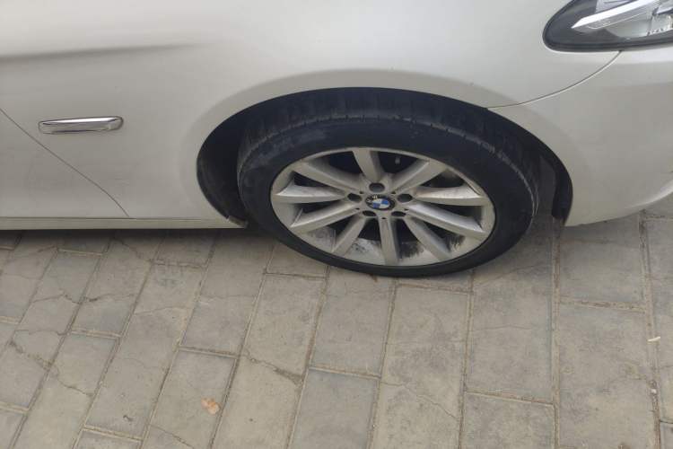 Used BMW 5 Series 2013 535Li Leading Model Right Front Wheel Hub
