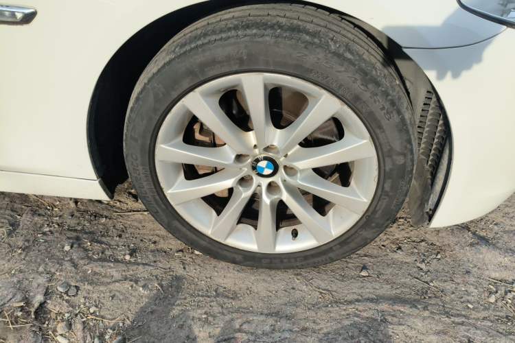 Used BMW 5 Series 2013 530Li Leading Model Right Front Wheel Hub