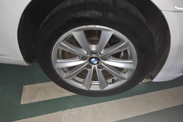 Used BMW 5 Series 2013 525Li Luxury Model Right Front Wheel Hub