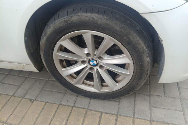 Used BMW 5 Series 2013 520Li Elegant Edition Right Front Wheel Hub