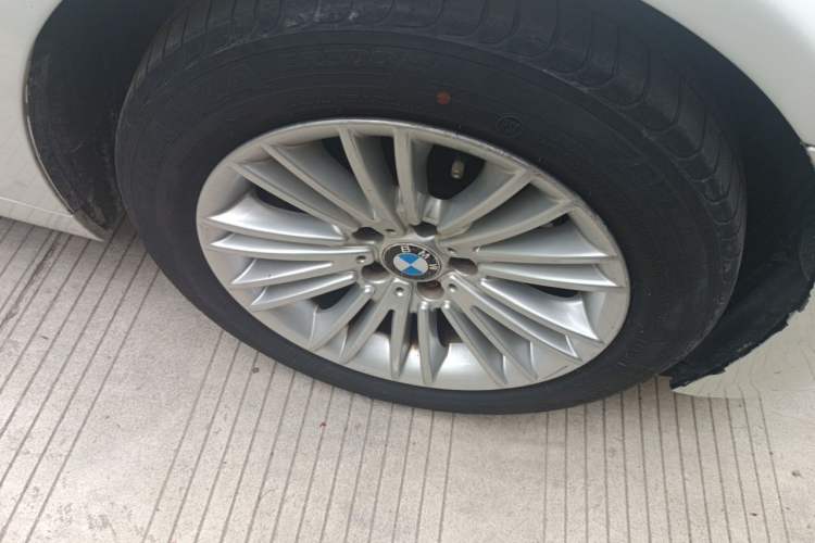 Used BMW 5 Series 2013 525Li Leading Model Right Front Wheel Hub