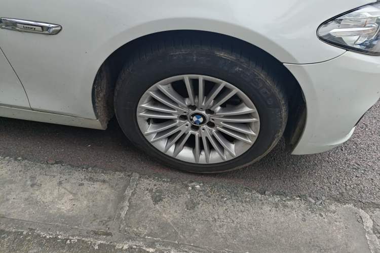 Used BMW 5 Series 2013 525Li Leading Model Right Front Wheel Hub